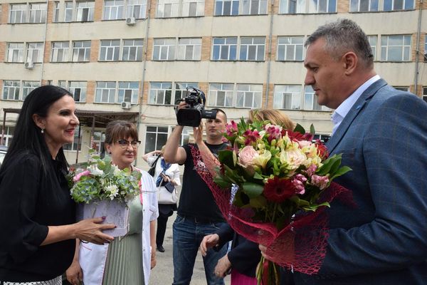 Ministrul  Sănătății, Sorina Pintea, vizită cu promisiuni, în Dâmbovița