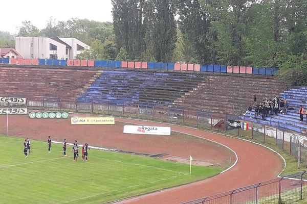 Chindia zdrobește Baloteștiul, cu 6-0, și rămâne pe doi în campionat