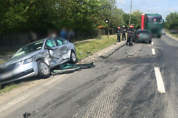 O șoferiță a fost rănită, în urma unei coliziuni auto ce a avut loc pe DN 71