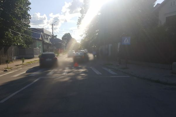 Adolescente rănite pe trecerea de pietoni, la Târgoviște