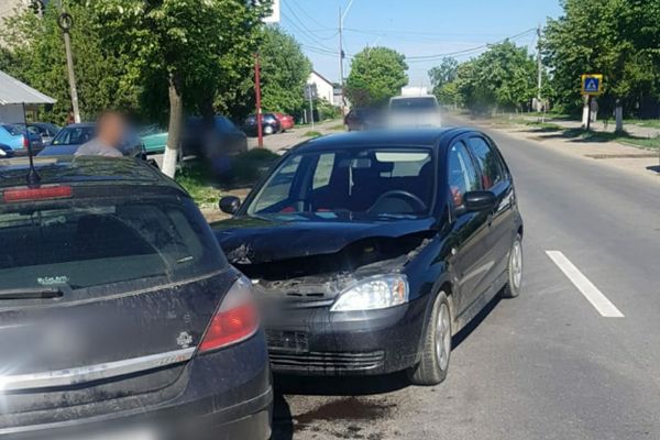 Coliziune auto la Găești. O persoană, rănită, a fost transportată la spital