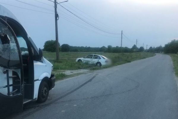 Copil de cinci ani accidentat în urma unei coliziuni auto, la Pătroaia Vale