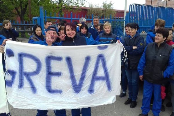 A șasea zi de grevă generală, la Electroaparataj SA Târgoviște