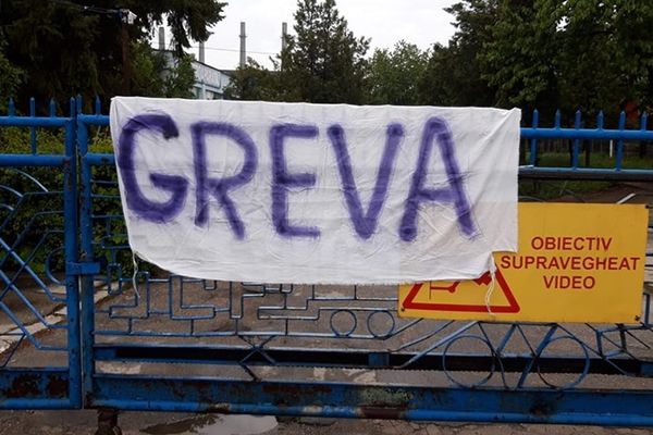 Greviștii de la Elecroaparataj Târgoviște nu renunță. 59 de zile lucrătoare de la declanșarea protestului