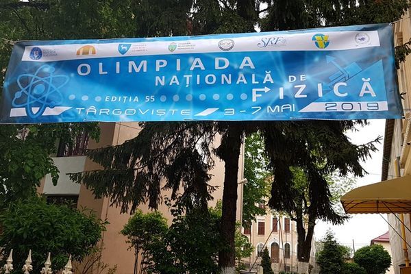 Fizicienii invadează Târgoviștea. Începe Olimpiada Națională de Fizică
