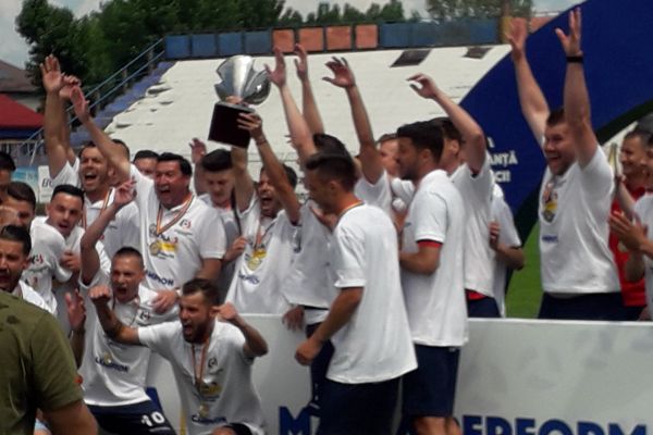 Video| Sărbătoare pe "Eugen Popescu". Chindia a primit titlul de campioană a ligii a II-a