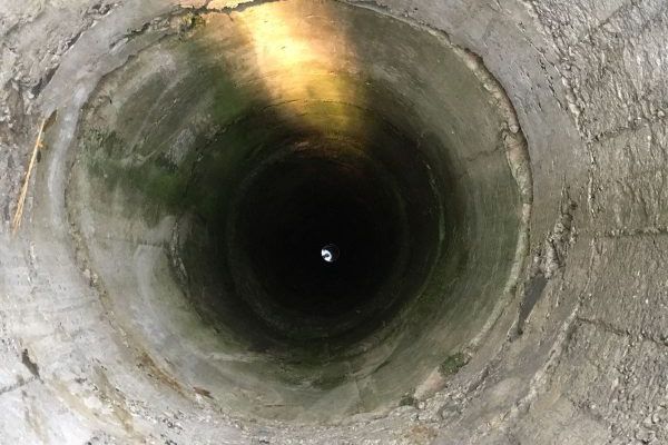 Vișina. Un tânăr s-a aruncat în puț. A fost scos mort de către pompieri