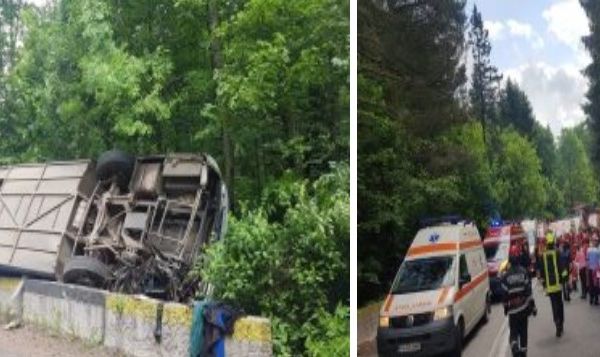 Autocar cu 60 de persoane răsturnat în județul Brașov. Mașina este înmatriculată în Dâmbovița
