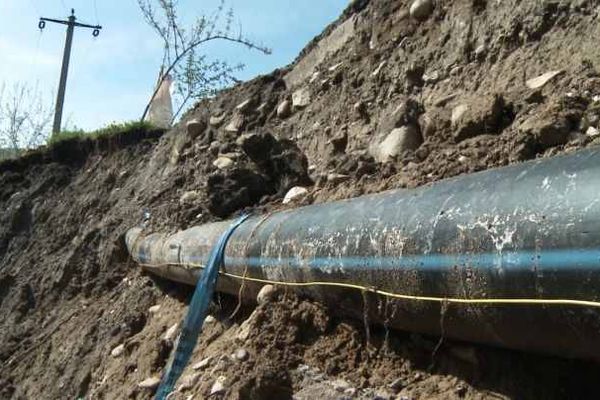 Presiune la apă scăzută în nordul Târgoviştei şi localităţi învecinate din cauza unei avarii