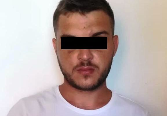 Chiar vrea la închisoare. Tânărul prins de 6 ori fără permis a recidivat. Ce „boacănă” a mai făcut