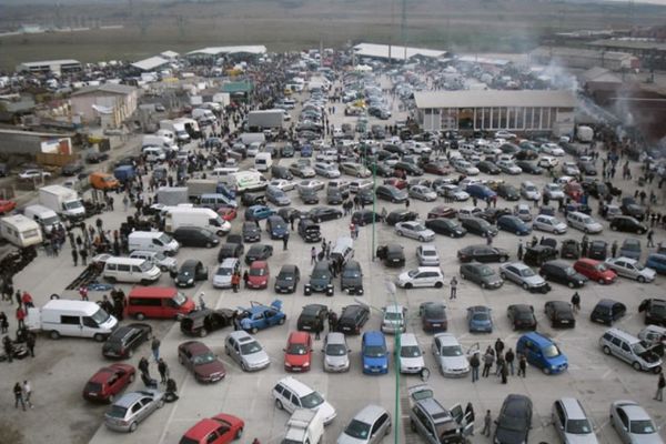 Afaceri "necurate" cu mașini. Un bărbat din Teleorman a fost reținut de polițiștii dâmbovițeni