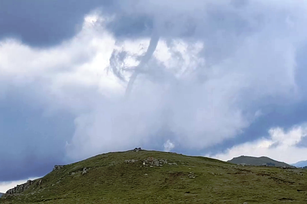 VIDEO O tornadă a fost filmată în Munții Bucegi, aproape de Piatra Arsă