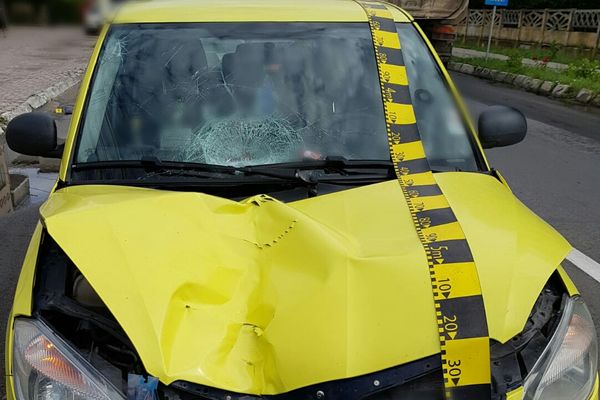 Pieton rănit grav de un autoturism, în Pucioasa