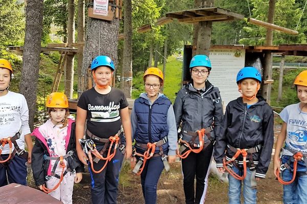 Tabără de vară la Mănăstirea Peștera, pentru 30 de tineri