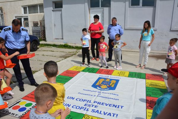 "Fiecare copil merită o poveste"