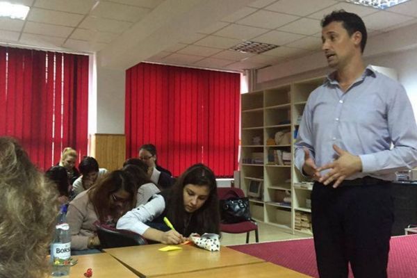 Tabăra de comunicare și abilităţi practice pentru voluntari EUROPE DIRECT, la mare