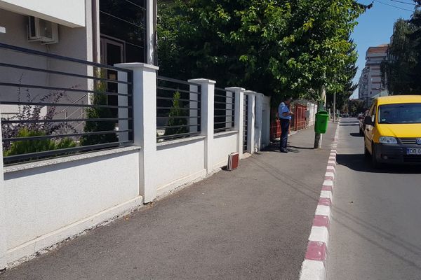 Valiză suspectă găsită în Târgoviște. Mascații au împânzit zona deja