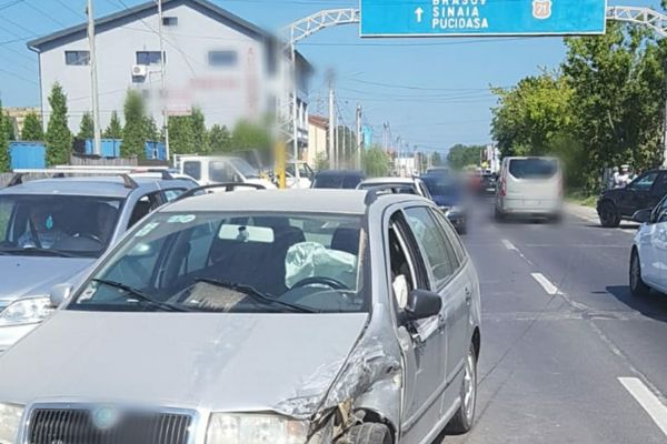 Carambol auto la ieșirea din Târgoviște. Un tânăr accidentat