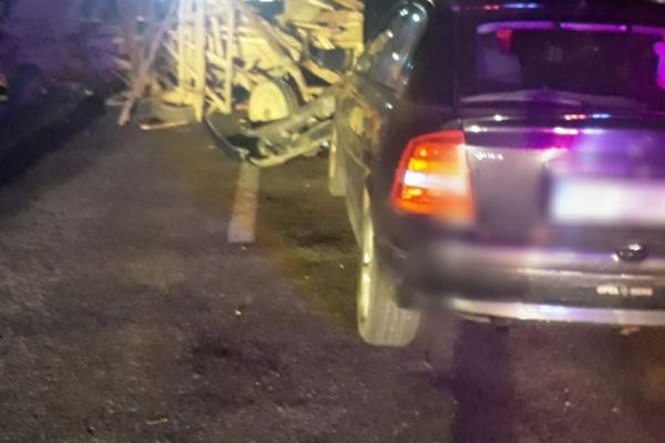 Accident grav la Văcărești. Două căruțe spulberate de pe șosea, de o mașină