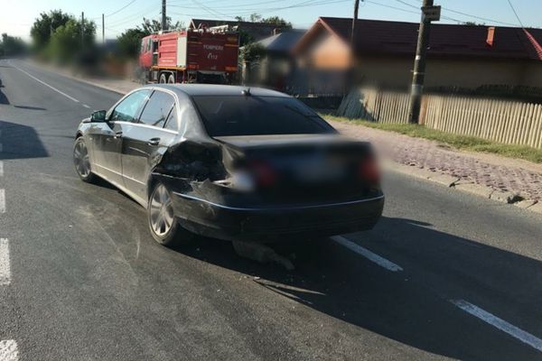O persoană a fost rănită, într-o coliziune auto, la Tărtășești