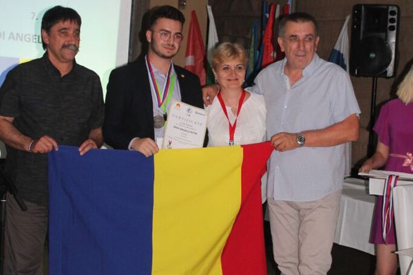 Performanțe școlare deosebite, pentru un elev din Târgoviște