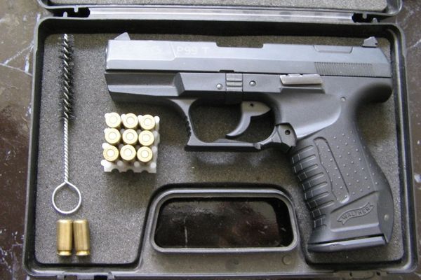 Bărbat din Dărmănești sancționat pentru port ilegal de armă