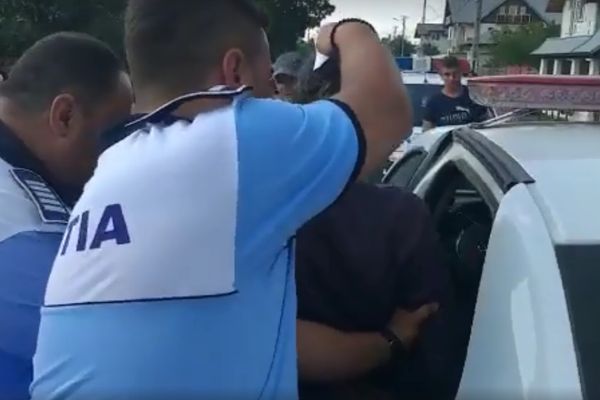 Update|Un bărbat de 30 de ani a fost omorât, după ce a fost înjunghiat de un amic de beție