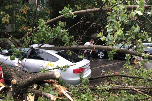 Alertă ANM: Cod galben de vreme severă imediată, în Dâmbovița, între orele 14-16.00