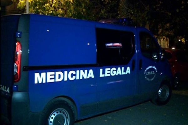 Bătrân de 80 de ani, găsit spânzurat în propria casă