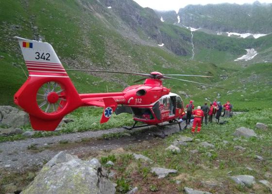 Patru adolescenţi, salvaţi după ce s-au rătăcit în munţii Bucegi