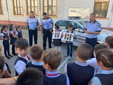 Programul "10 pentru Siguranță!" a ajuns în școlile dâmbovițene