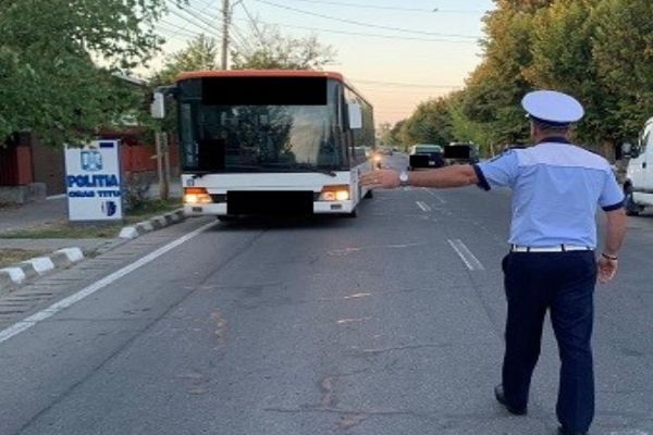 Amenzi de zeci de mii de lei, pentru transportul școlar necorespunzător, în Dâmbovița