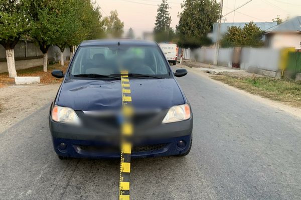 Femeie spulberată de o mașină, la Bucșani, când traversa prin loc nepermis