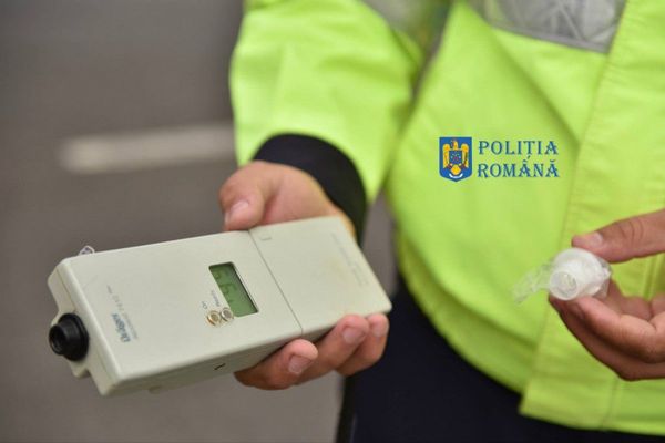 Bucureștean prins băut bine, la volan. A refuzat testul de sânge pentru alcool și s-a ales cu dosar penal