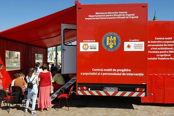 Caravana SMURD ajunge în Dâmbovița.Găești și Fieni sunt orașele dâmbovițene unde pompierii vor da lecții de prim ajutor