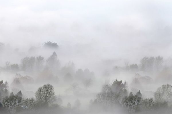 Cod galben de ceață (și) pentru Dâmbovița. Prognozele meteo anunță schimbare radicală a vremii