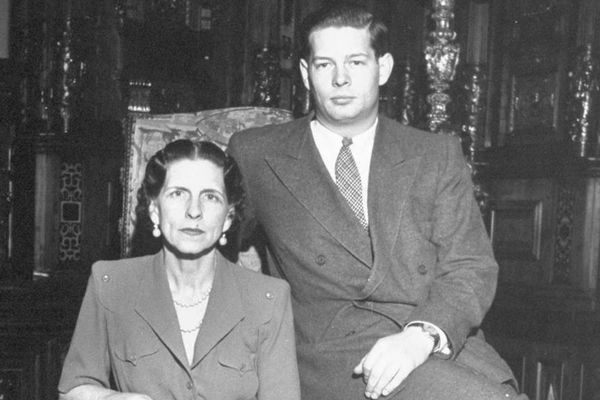 Cortegiul funerar cu rămășițele Reginei Mamă-Elena va trece prin Titu și Găești