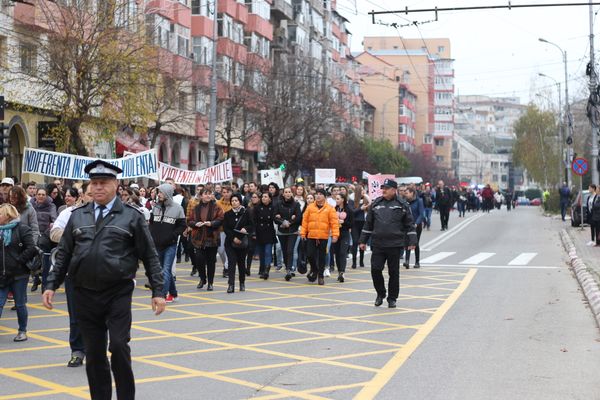 FOTO Marș împotriva violenței domestice, la Târgoviște