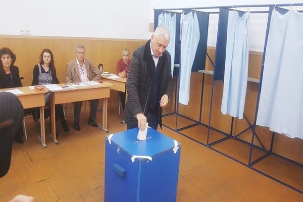 Unicat. Un senator dâmbovițean a votat fără să sugereze cu cine sau dacă a anulat votul