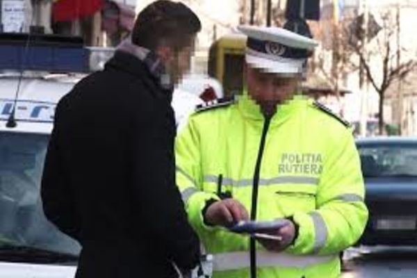 Important! Se schimbă legea, referitoare la legitimarea persoanelor, de către polițiști
