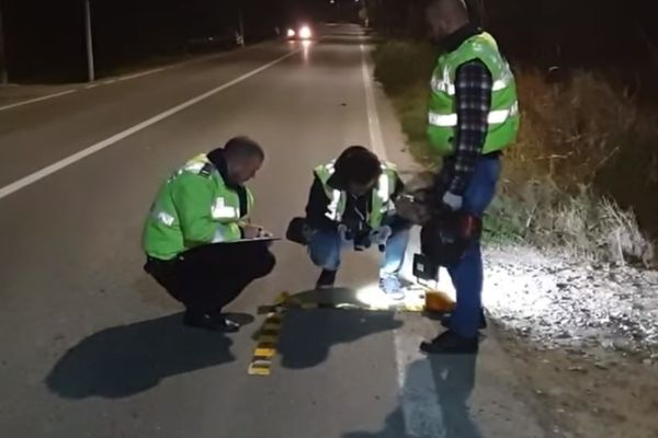 Tânărul ce a lovit trei persoane, cu mașina, intenționat, a fost reținut