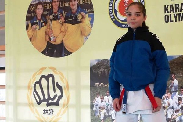 Karateka Ștefania Huiu, de două ori pe podium la Cupa Asociației Județene Dâmbovița