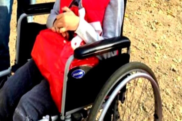 Instanța a redus pedeapsa bărbatului ce și-a violat fiica adoptivă (13 ani), aflată în cărucior