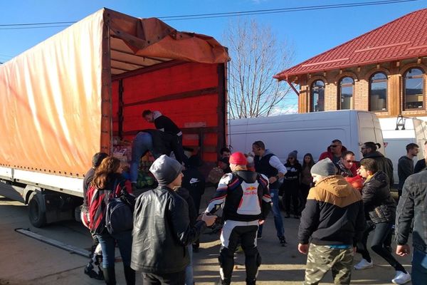 Foto| Acțiune umanitară. Motocicliștii târgovișteni în ajutorul copiilor de la Valea Plopului