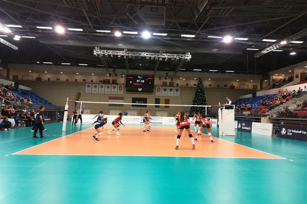 CSM Târgoviște ratează incredibil setul de aur și calificarea în optimile CEV Cup, în returul din Ungaria