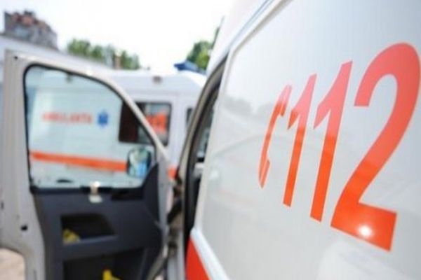 Trei persoane rănite în urma unei coliziuni auto, la Corbii Mari