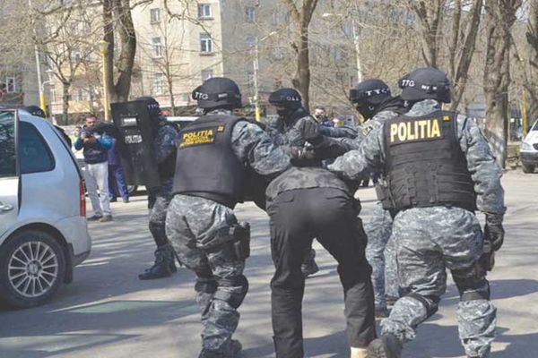 Bărbat reținut și încarcerat, pentru vânzare de droguri