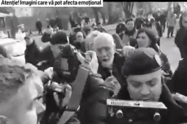 Video-FOTO| Violențe în Piața Universității. Gelu Voican Voiculescu atacat de manifestanți