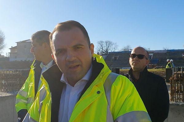 Video| Reacție după anunțul făcut de realitateadedambovita.net,privind stadionul "Eugen Popescu". Va fi gata la termen, spune primarul