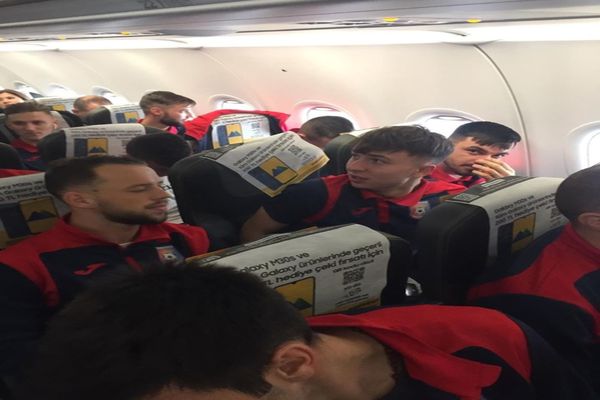 Imaginea zilei. Chindia Târgoviște a "decolat" spre cantonamentul din Antalya